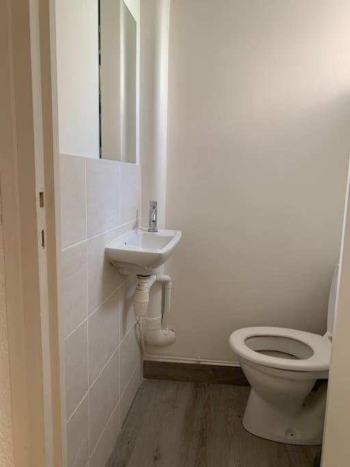 Aubenas : Beau Studio, Proche Du Chateau Esterno foto