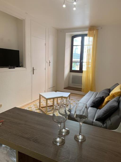 Aubenas : Beau Studio, Proche Du Chateau Esterno foto